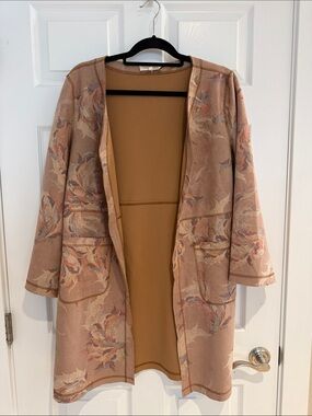 Solitaire Floral Open-Front Long Coatigan in Blush and Taupe
